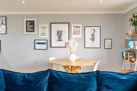 2 bedroom flat for sale, 11/10 North Werber Place, Fettes, Edinburgh, EH4 1TF