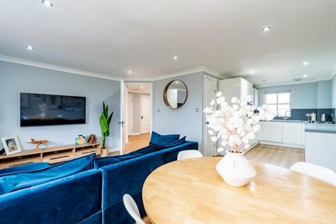 2 bedroom flat for sale, 11/10 North Werber Place, Fettes, Edinburgh, EH4 1TF