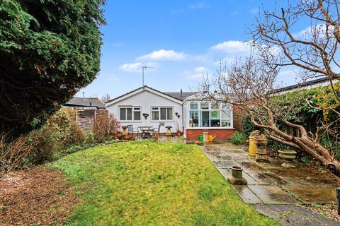 2 bedroom detached bungalow for sale, Rushbrook Road, Stratford-Upon-Avon CV37