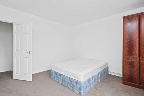 2 bedroom flat to rent, Paddenswick Court, Hammersmith W6 0UF