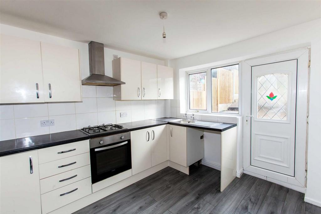 57 Haldene Cres (6).jpg
