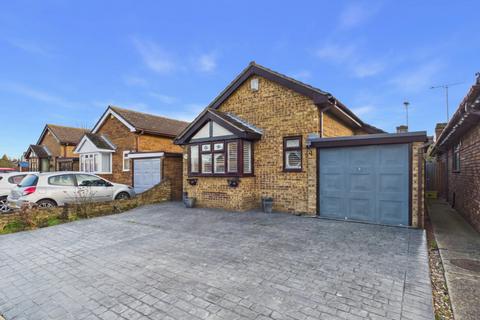 3 bedroom bungalow for sale, Redwoods, Canvey Island, SS8