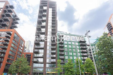 2 bedroom apartment to rent, Viaduct Gardens, London SW11