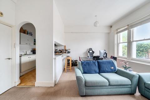 2 bedroom flat to rent, Elgin Avenue Maida Vale W9