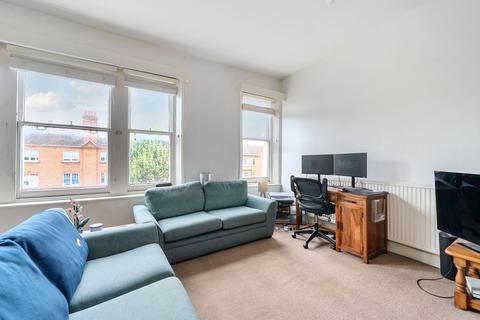 2 bedroom flat to rent, Elgin Avenue Maida Vale W9