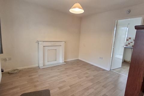 2 bedroom terraced house to rent, Summerfield Drive, SLEAFORD