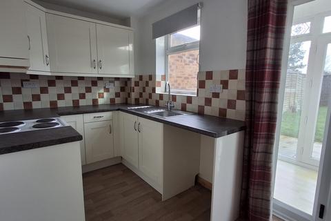 2 bedroom terraced house to rent, Summerfield Drive, SLEAFORD