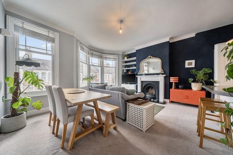 2 bedroom flat for sale, Tarbert Road, East Dulwich, London, SE22