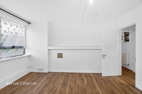 undefined, Brayards Road Estate, London