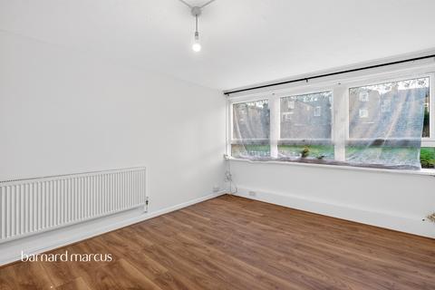 undefined, Brayards Road Estate, London