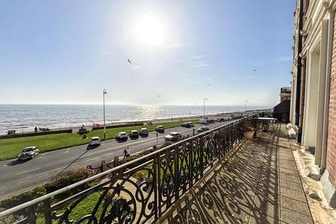 3 bedroom flat for sale, Knole Road, Bexhill-on-Sea, TN40