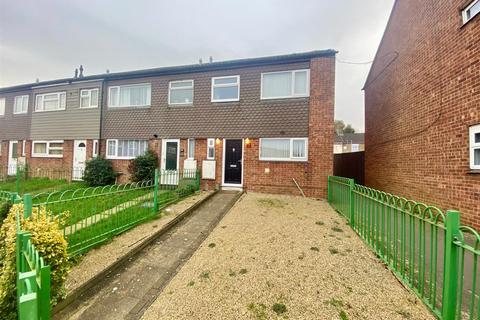 3 bedroom end of terrace house for sale, Fellowes Gardens, Peterborough
