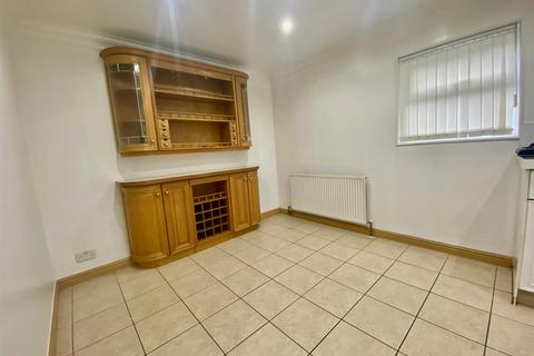 3 bedroom end of terrace house for sale, Fellowes Gardens, Peterborough