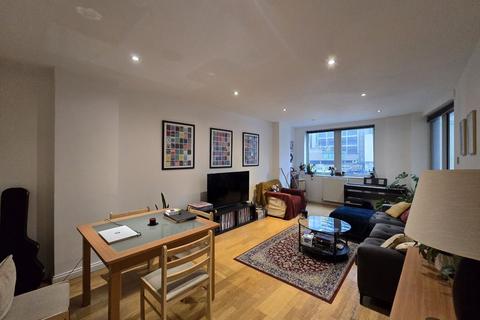 1 bedroom flat for sale, Flat 6 Regatta Point, 1 Manilla Street, Canary Wharf, London, E14 8JZ