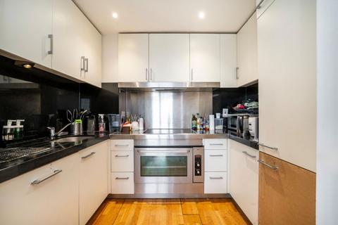 2 bedroom flat to rent, Fairmont Avenue, London E14