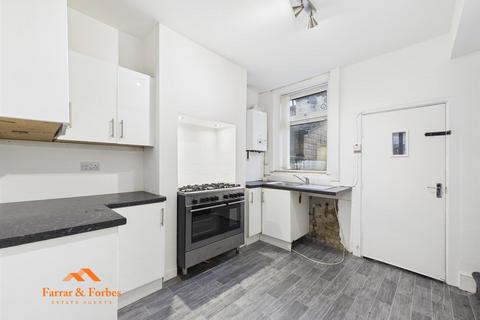 2 bedroom terraced house to rent, Eastham Street, Burnley BB10