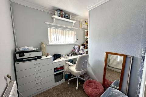 2 bedroom maisonette for sale, Woden Road South, Wednesbury WS10