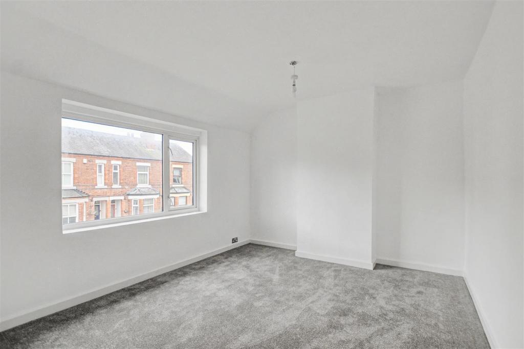 Bedroom 1 1.jpeg