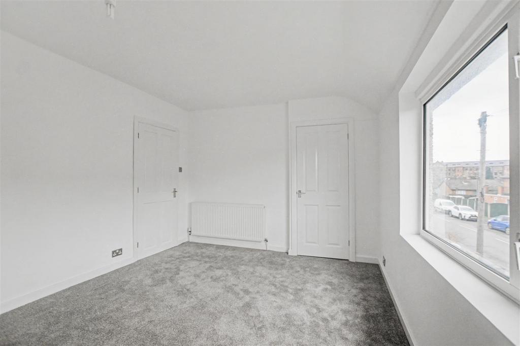 Bedroom 1 2.jpeg