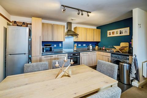 2 bedroom flat for sale, Mill Street, Slough