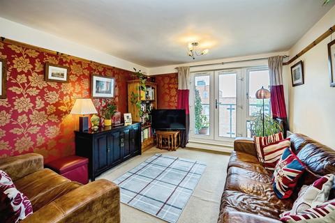 2 bedroom flat for sale, Mill Street, Slough