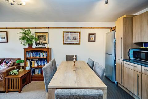 2 bedroom flat for sale, Mill Street, Slough