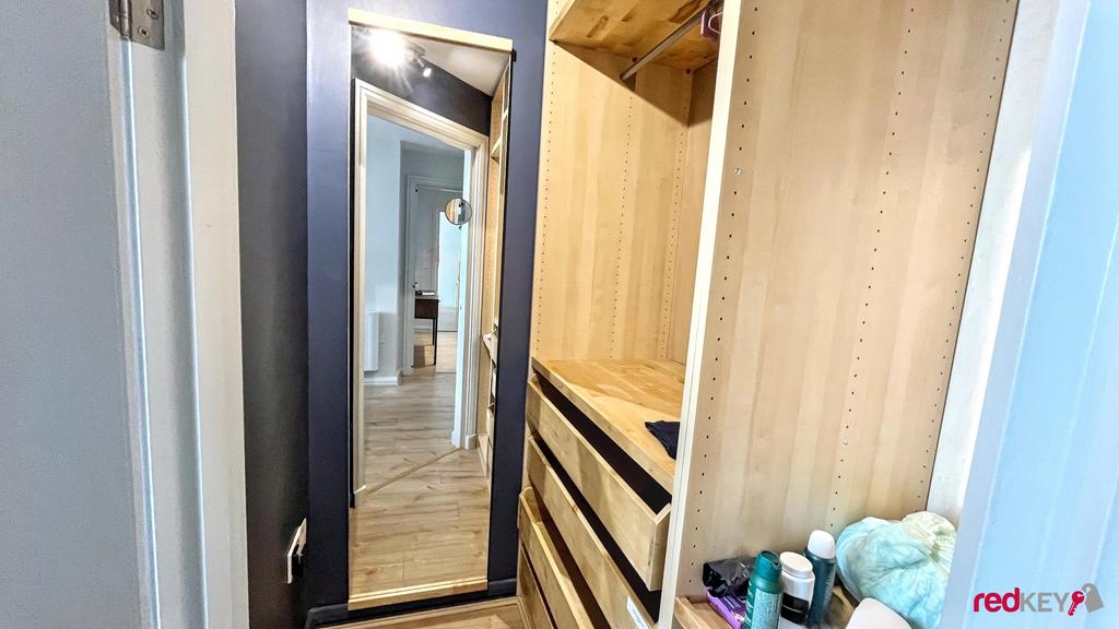Walk-in Wardrobe