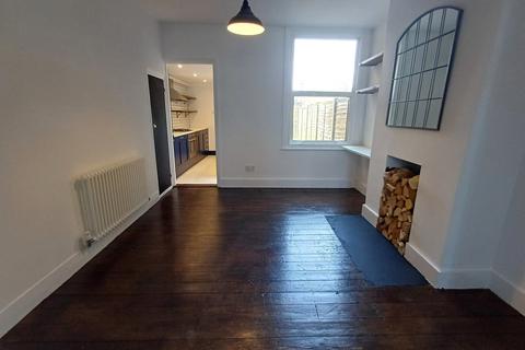 3 bedroom terraced house to rent, Minster Drive, Herne Bay, CT6
