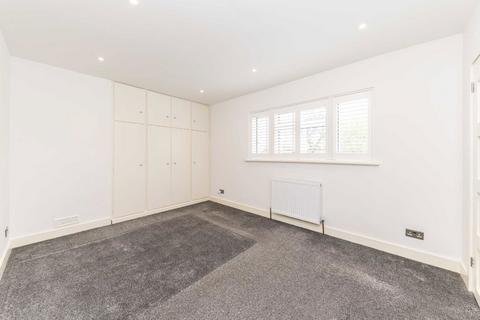undefined, Kings Farm Avenue, Richmond TW10