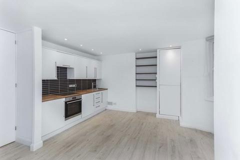 undefined, Bridgeman Road, Teddington TW11