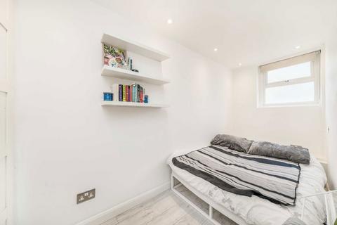 undefined, Bridgeman Road, Teddington TW11