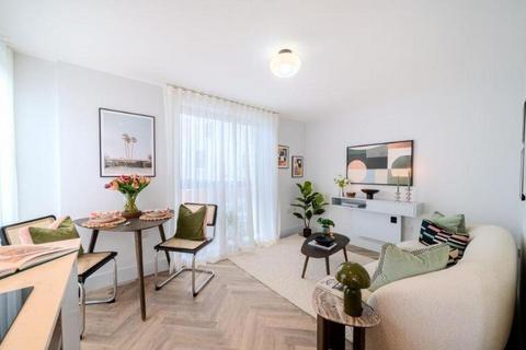 1 bedroom property to rent, Chester Close South, London