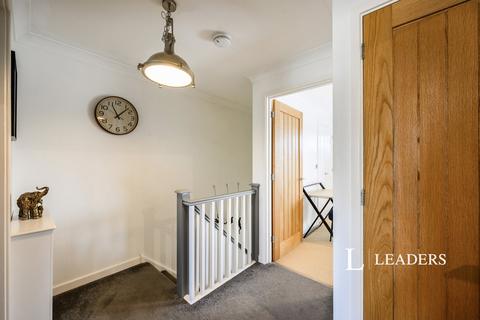 3 bedroom house to rent, Heston Road, Redhill, Surrey, RH1