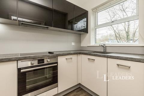 2 bedroom terraced house to rent, Scholars Walk, Horsham, West Sussex, RH12