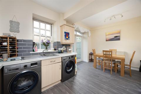 undefined, Taylors View, Trowbridge
