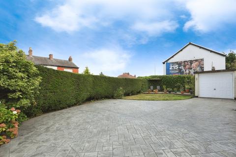 3 bedroom semi-detached house for sale, Agecroft Road, Northwich