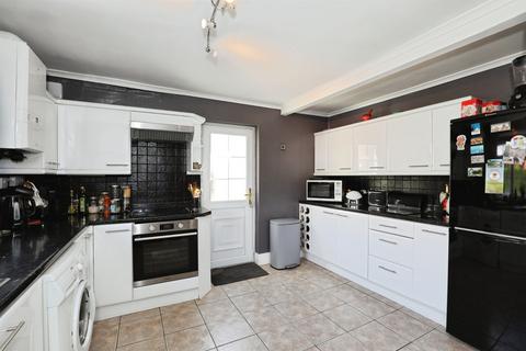 3 bedroom semi-detached house for sale, Agecroft Road, Northwich