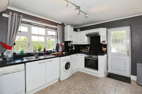 3 bedroom semi-detached house for sale, Agecroft Road, Northwich