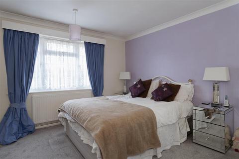3 bedroom house for sale, Cavendish Gardens, Redhill