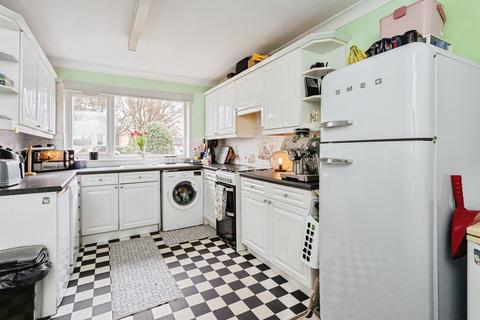 3 bedroom terraced house for sale, Maple Drive, Burgess Hill