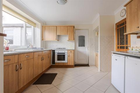 3 bedroom semi-detached house for sale, Sandhouse Crescent, Scunthorpe
