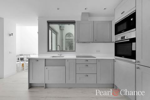 2 bedroom apartment to rent, Mill Lane, London, NW6