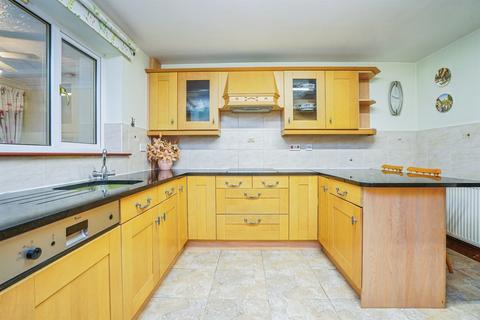 3 bedroom detached bungalow for sale, Chapel Lane, South Kirkby, Pontefract