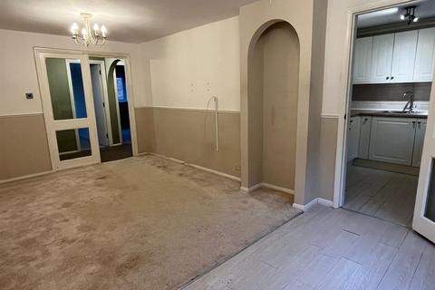 2 bedroom flat to rent, Tudor Close, Hatfield
