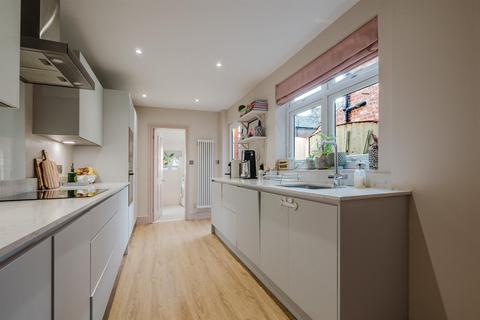 3 bedroom terraced house for sale, Woodfield Road, Broadheath, Altrincham