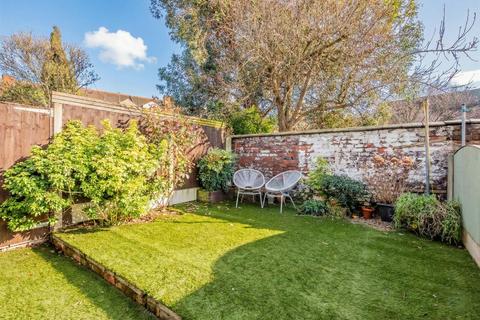 3 bedroom terraced house for sale, Woodfield Road, Broadheath, Altrincham