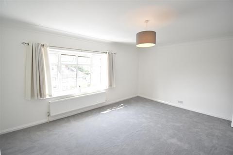 2 bedroom flat to rent, St. Mark's Hill, Surbiton