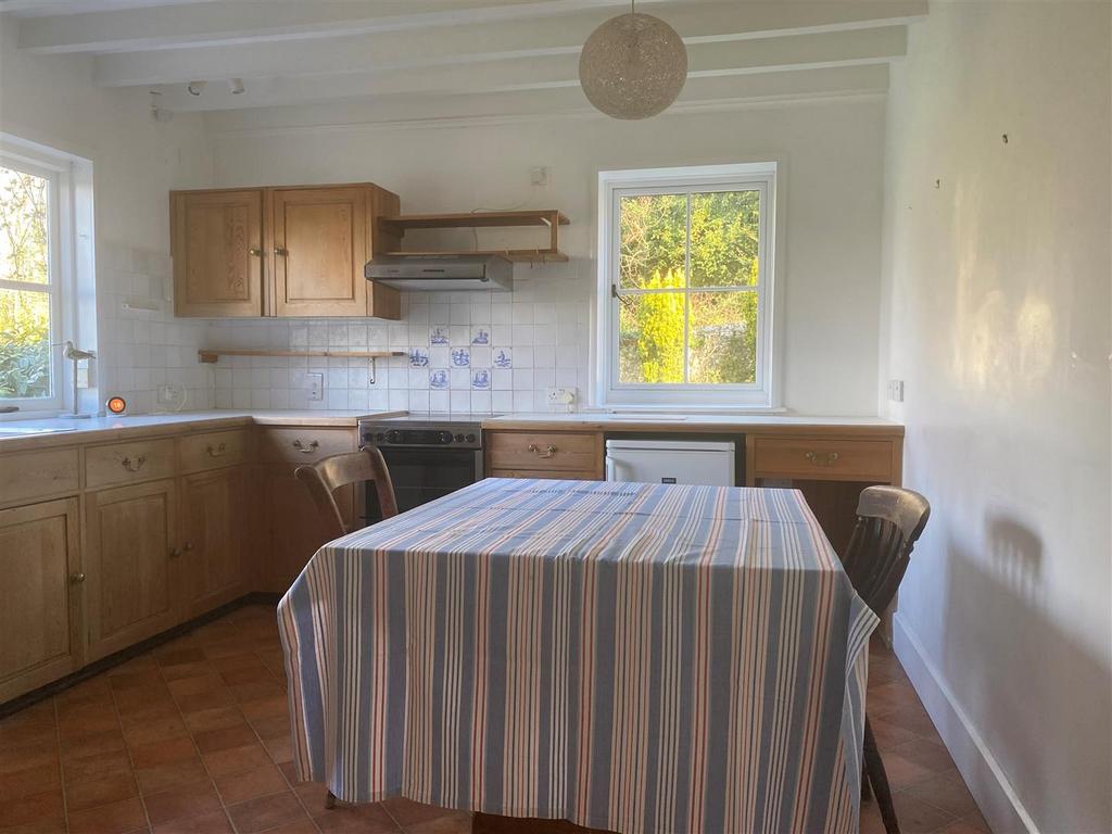 Kitchen 3.jpg