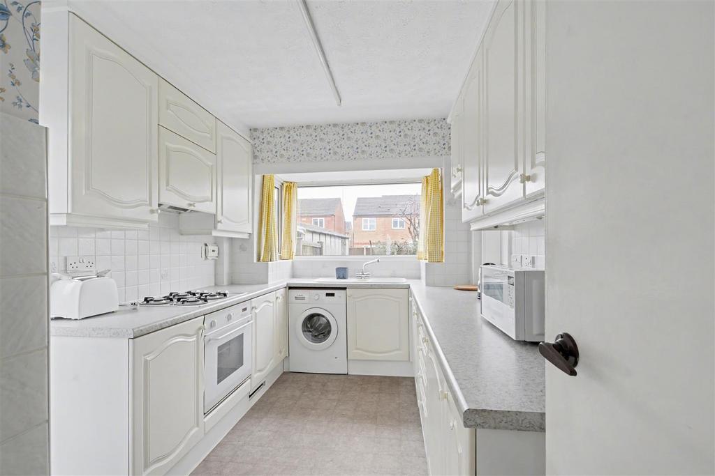 Kitchen 1.jpeg