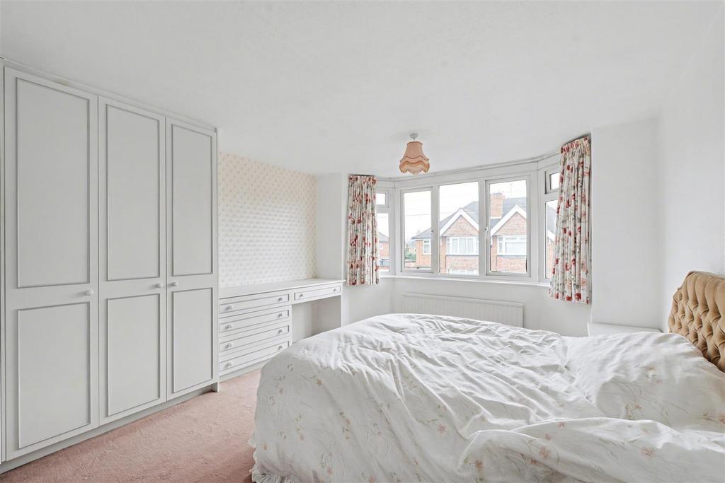 Bedroom 1 1.jpeg